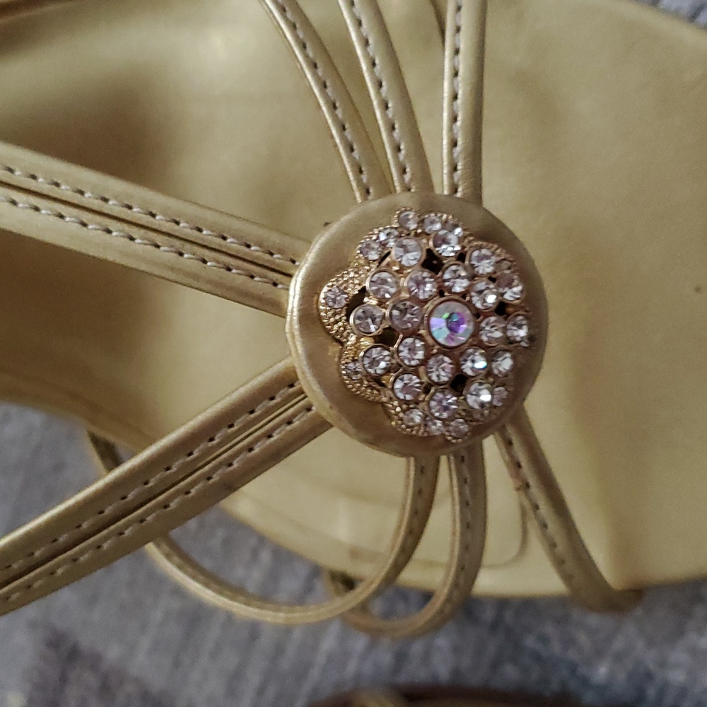 Impo Gold Strappy Rhinestone Sandal Heels Sz7 - Picture 3 of 9